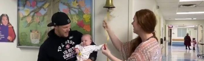 Bebê consegue vencer o câncer e tocar o sino da vida