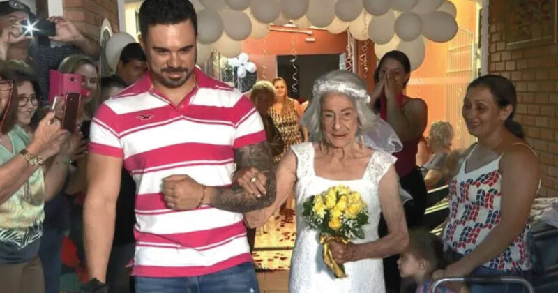 Aos 96 anos, ela se casa com o amor de sua vida no lugar onde o amor nasceu