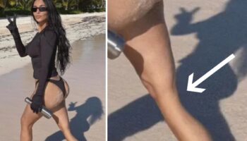 Kim Kardashian publicou uma foto de biquíni para mostrar suas curvas, mas a internet não perdoou o uso do Photoshop