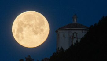 O mês de março nos presenteará com uma bela Lua de Minhoca e uma conjunção entre os planetas
