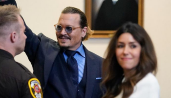 Johnny Depp vence processo contra Amber Heard e ela terá que pagar 15 milhões ao ator