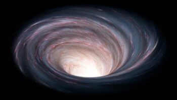 Astrônomos descobrem buraco negro que consome o equivalente a uma Terra a cada segundo