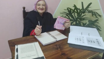 Com 101 anos, ela se matriculou para concluir o ensino médio e sonha em continuar estudando