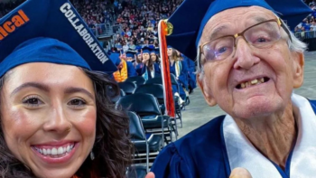 Homem de 87 anos ganha homenagem ao se formar na faculdade com a neta