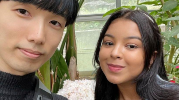Casal que se conheceu pela internet e casou em Sobral viaja para a Coreia do Sul