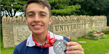 Pernambucano recebe medalha de prata em Olimpíada de Matemática, em Londres
